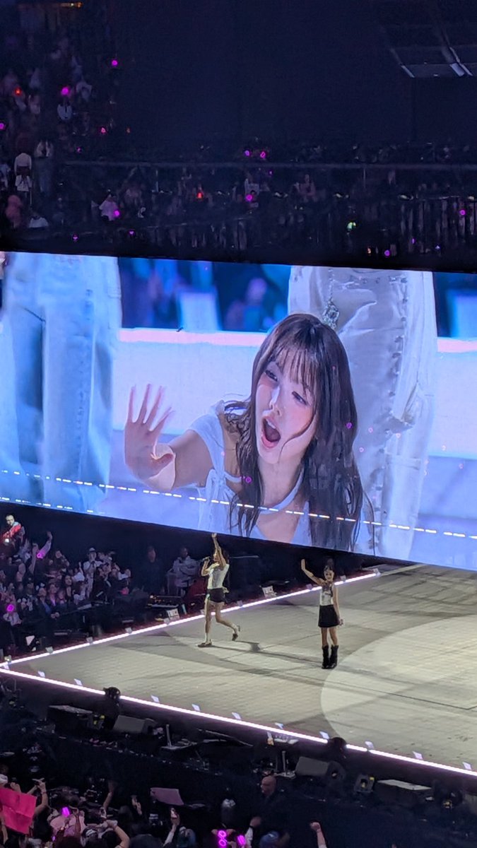 cassidy two 🌸 tweet media