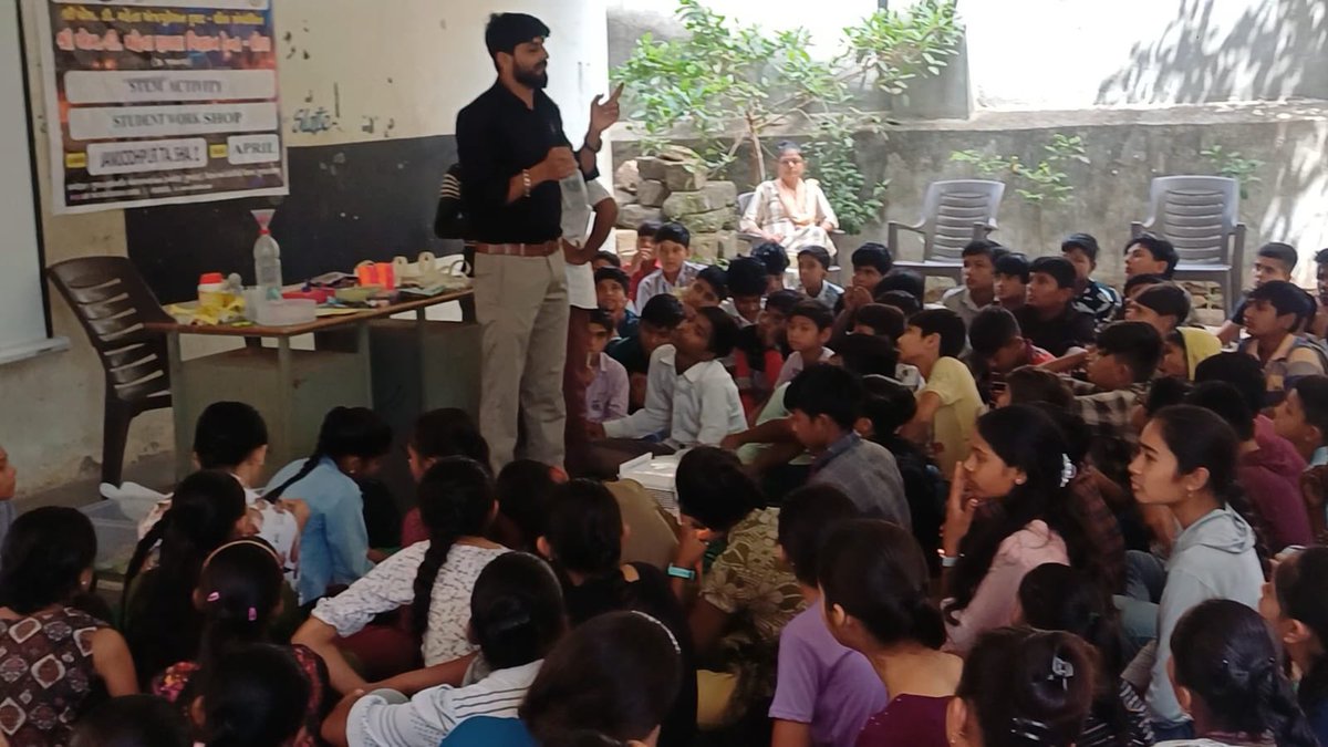 MDhrol's tweet image. #STEM students workshop for 3 schools 140 students at jamjodhpur taluka shala no.1 (ta jamjodhpur)by 
@InfoGujcost
 approved #lokvigyankendra dhrol
@dstGujarat 
@narottamsahoo
@dharmesh0506