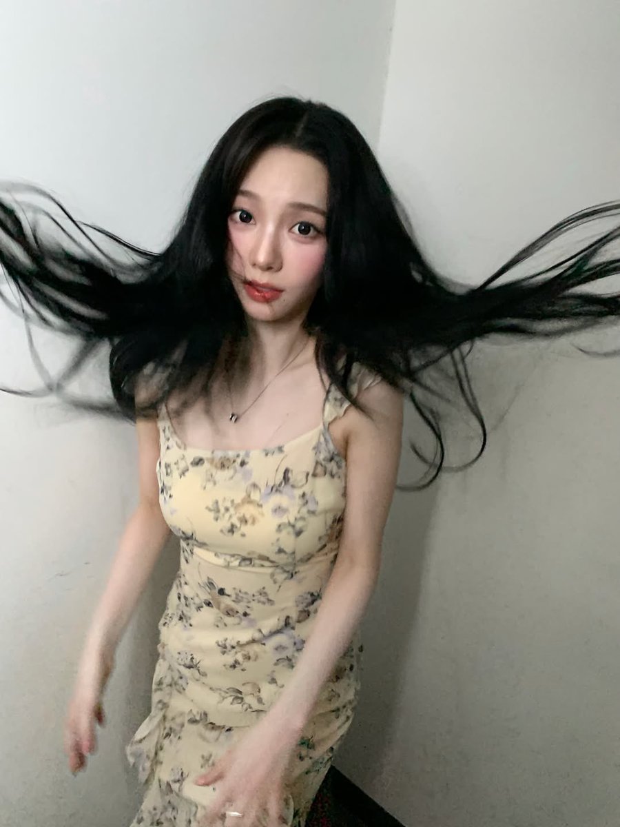 ur 카리나 tweet media