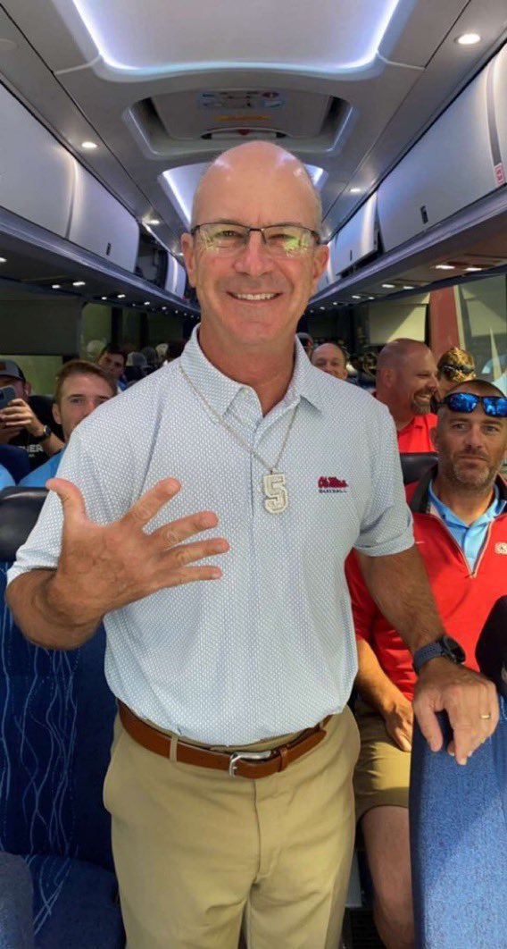 cadesmith_3's tweet image. Been a minute #FIVE