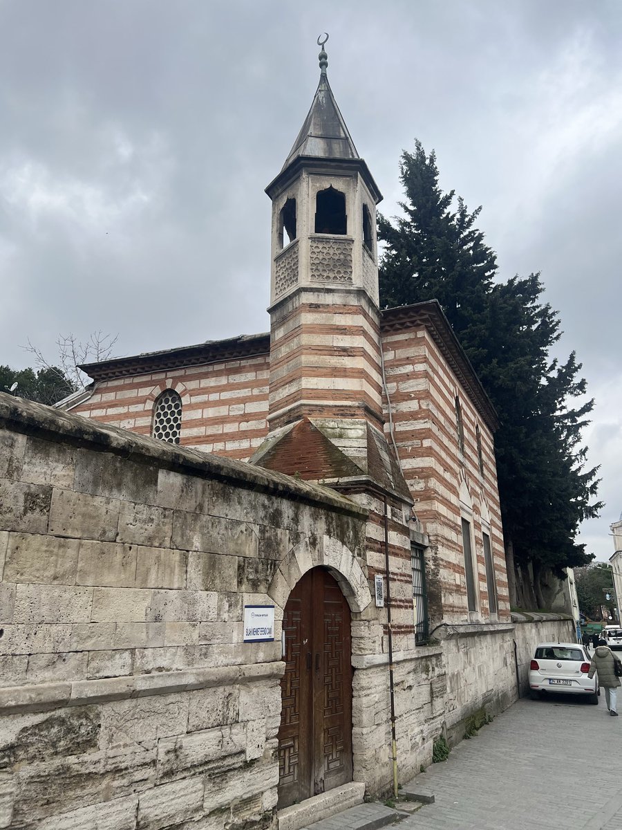 baysezeer's tweet photo. 16. yüzyılın büyük mimarbaşısı Mimar Sinan’ın genellikle sakıflı cami veya mescitlerinde kullandığı kapalı şerefeli minare uygulaması. Bu yapıların çoğunun camileri; yılların vermiş olduğu tahribat, deprem, yangın vb gibi durumlardan kurtulamadığı için özellikle 18. ve 19.yy’da+ https://t.co/whkOBUsAxE