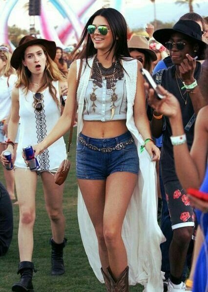 It's so sad she doesn't wear these kinds of outfits anymore.