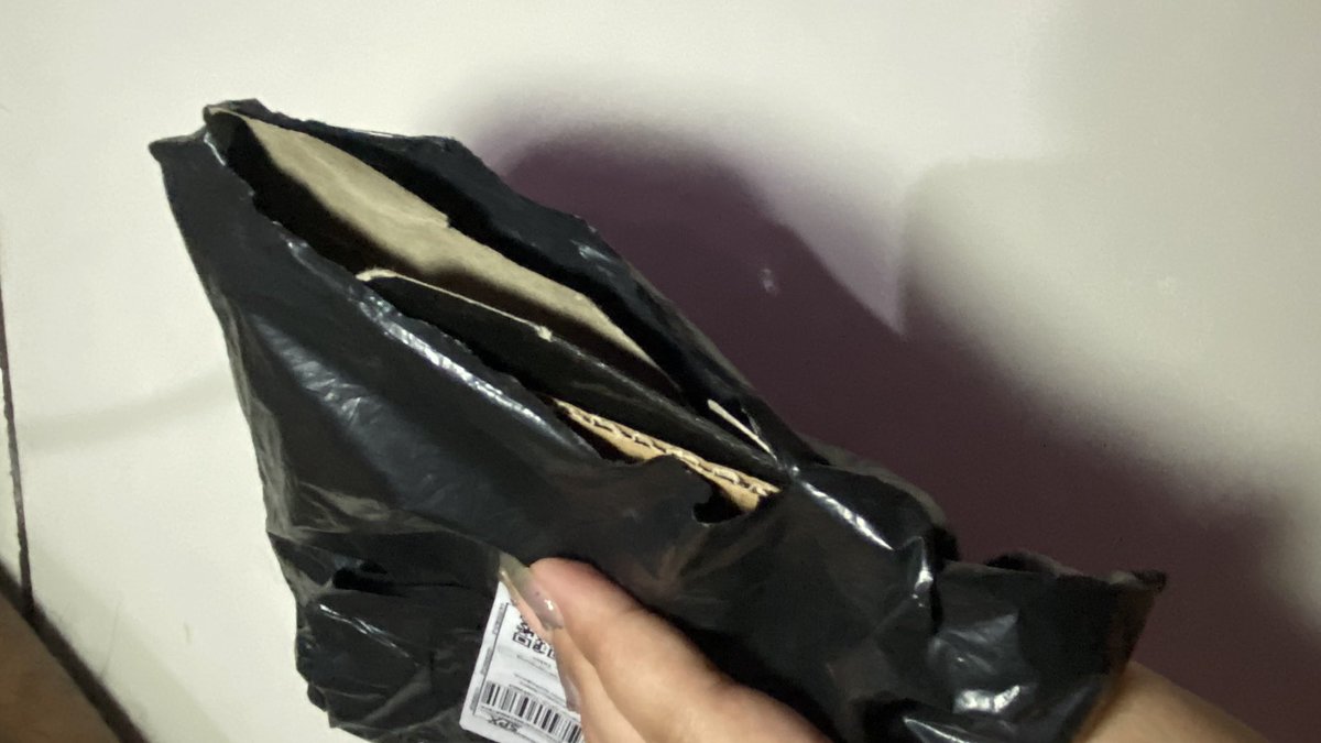 🏄🏻♀️🌺🧁♡ tweet media