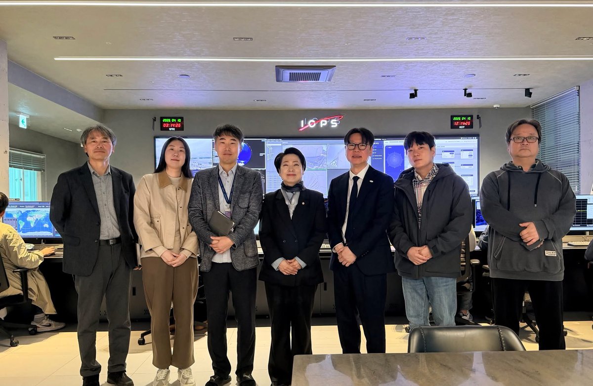 황정아 tweet media