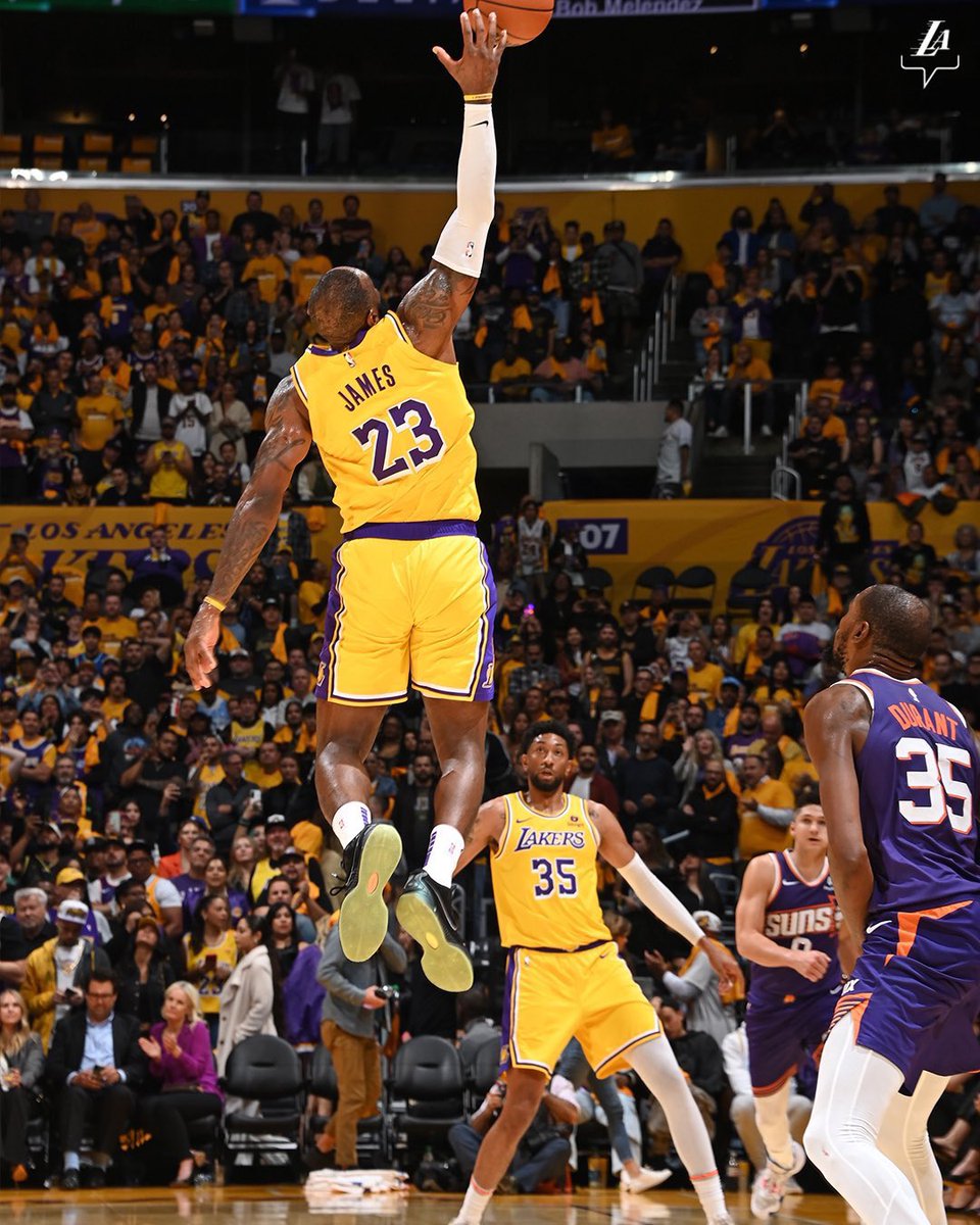 👑🐐 tweet media