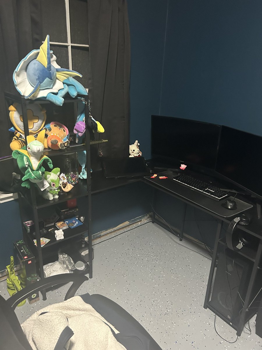 Kaybee | Comms Open! tweet media