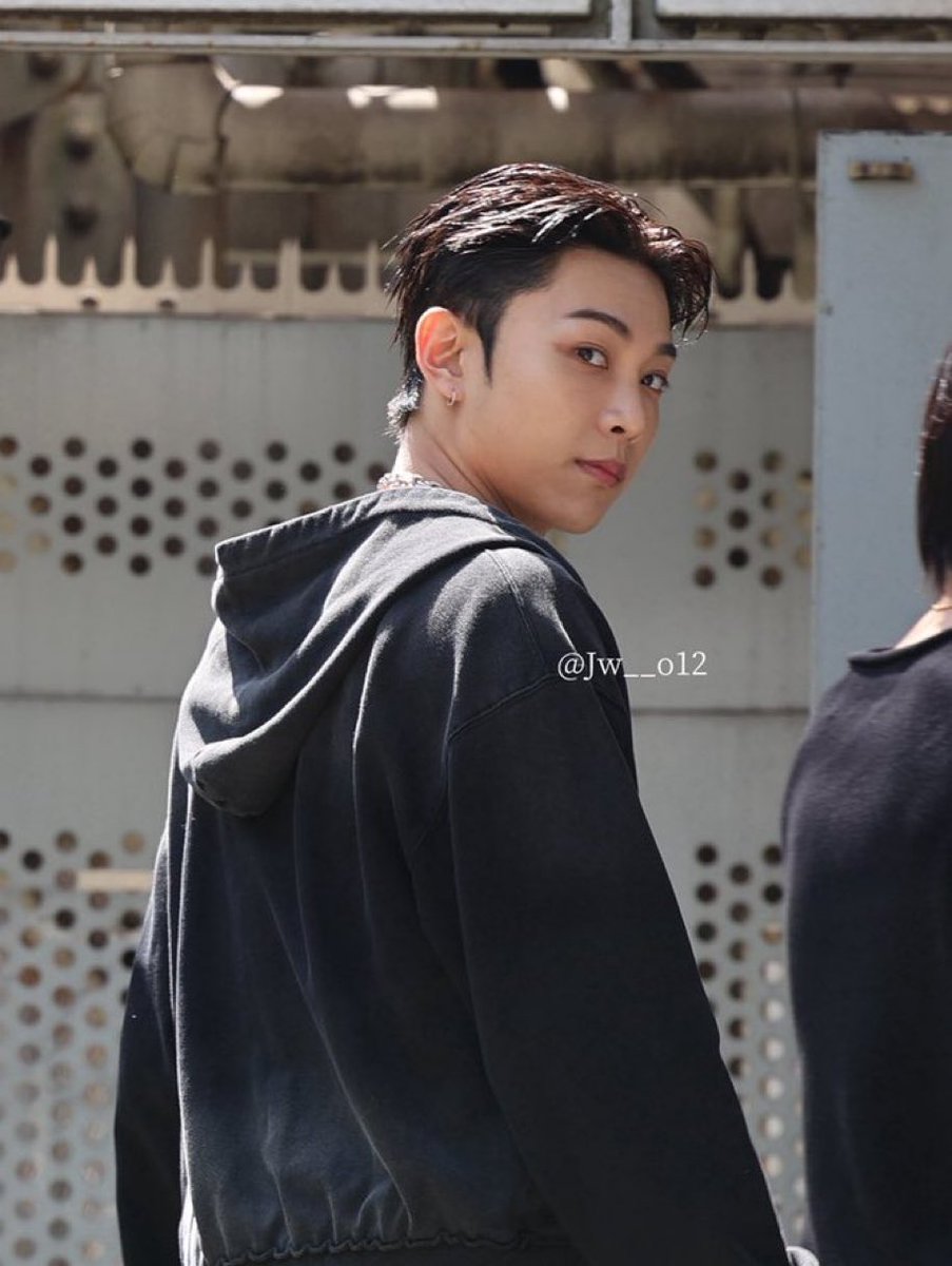 JUJUR, kenanya KENA bgt di gue. kaki gue lemes banget abang…