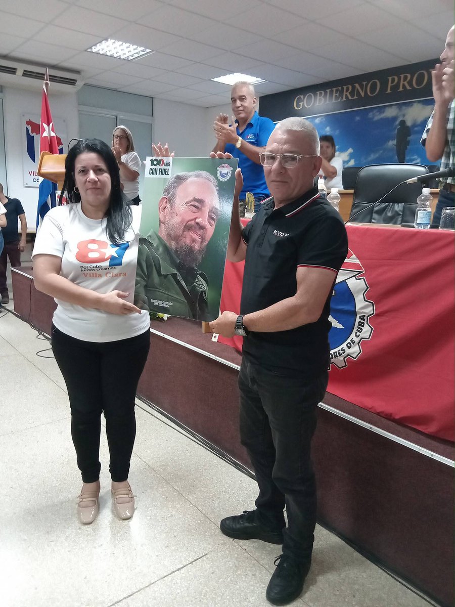 Movimiento Político "Por honor a ti, mi Comandante".
​Hoy, la @CTCVillaClara tiene el honor de otorgar este alto reconocimiento a:
• ​Sociedad Mercantil REPMAIL: Por su desempeño colectivo excepcional.
​¡Felicidades a los galardonados por su esfuerzo y consagración! 
#1Mayo