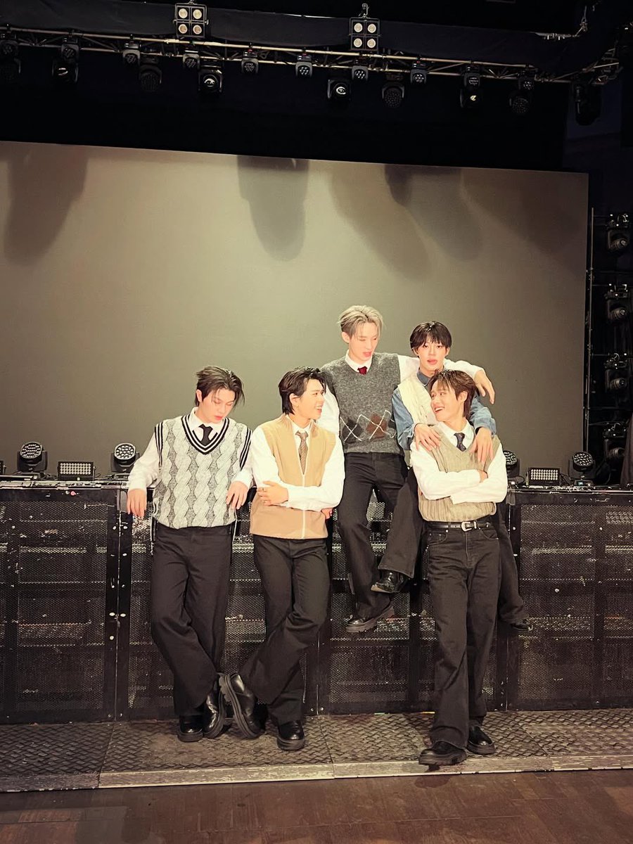 beluga .ᐟ #1 deanmoth stan tweet media