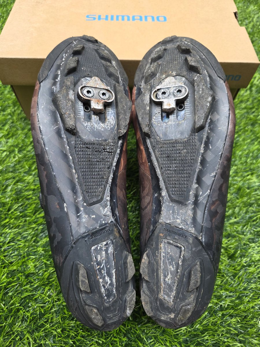dwidardo's tweet photo. #fnfjb

Sepatu Shimano RX8
- Size EUR 44E, US 10, 27.8cm
- Warna Bronze
- Outsole carbon
- Cleat MTB/Gravel
- Kondisi 2nd, sesuai foto

Exclude
- Cleat yang terpasang

Harga USD1,250K (feel free to nego)
COD Jatiasih, Bekasi

Boleh juga TT dengan Quoc size 43/27.3cm (siap nambah) https://t.co/ArPys30I1f