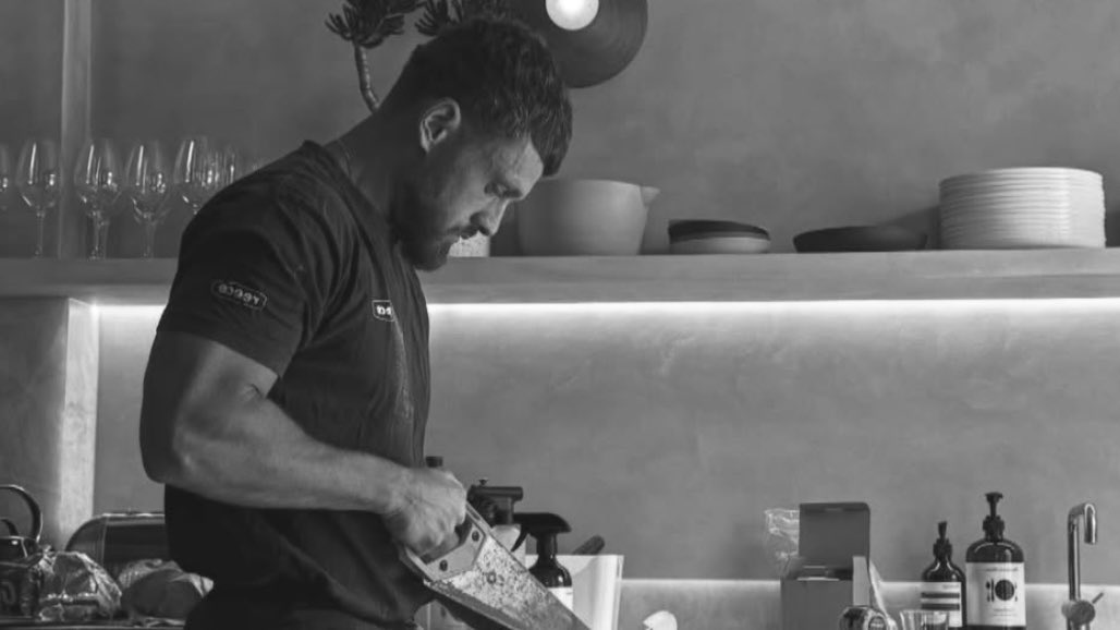 HotTradies's tweet image. A bit artsy for a plumber. Wonder would he pose for some nudes?
#Tradie #Aussie #Plumber #Ripped #RealMen #BlackAndWhite

IG flowstarplumbingsolutions