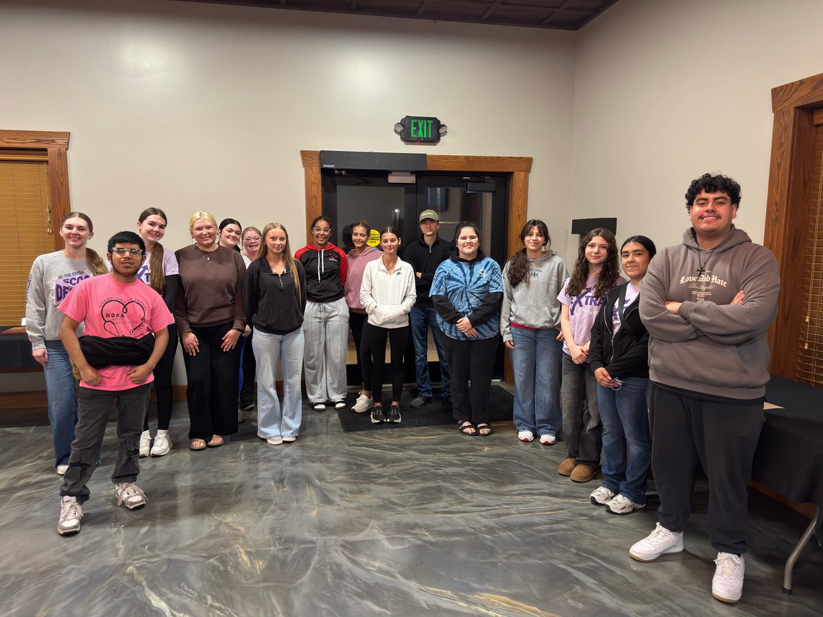 scccdeca's tweet photo. Thank you Fitzgibbon for allowing us to help clean up at your spring fling! We love giving back. 🙂 https://t.co/JeeYYrTDOW