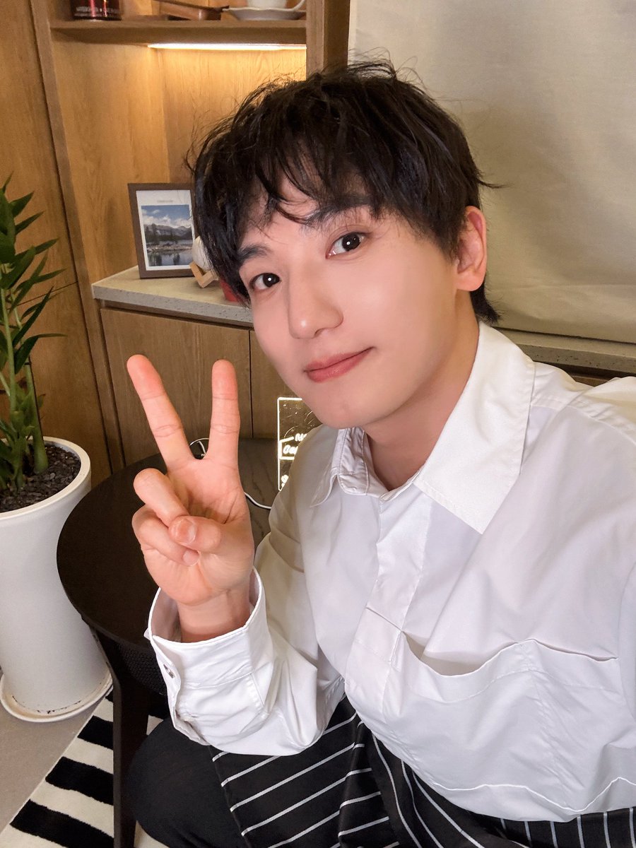 [📢]

✔️ 이벤트 마감 D-1!
어서오세요, #카페알롱제 입니다.
이벤트 참여하고 친필 사인 폴라로이드 받으러 오세요💜
커피향처럼 포근~한 사연과 함께 기다릴게요🤗☕

▶️ youtu.be/V3nQHDNmBW0?si… 

#서영택 #YeongTaekSeo
#서영택의CaféAllongé