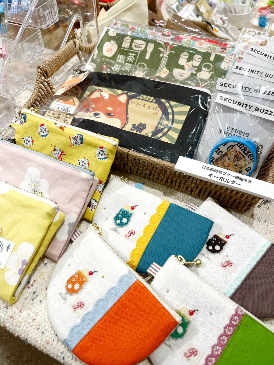 Queue_de_cle's tweet photo. RETRO ZOO POPUP in 神戸マルイ
オープンしました
神戸マルイ1階カレンダリウムにて
20:00までご来店お待ちしています
#クーデクレ
#神戸マルイ
#RETROZOO
#POPUP https://t.co/osCZxLgSpO