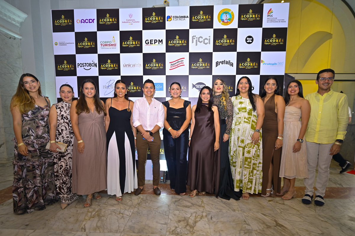 BolivarAcodres's tweet photo. Cartagena de Indias, epicentro de la gastronomía nacional. ✨
En los Premios Acodres “Receta Dorada 2026” reunimos a los grandes de la industria y honramos, con respeto y admiración, su invaluable labor.👏
Gracias Alcaldía, IPCC, Corpoturismo y a todas las entidades por el apoyo. https://t.co/JfUcRh91a8