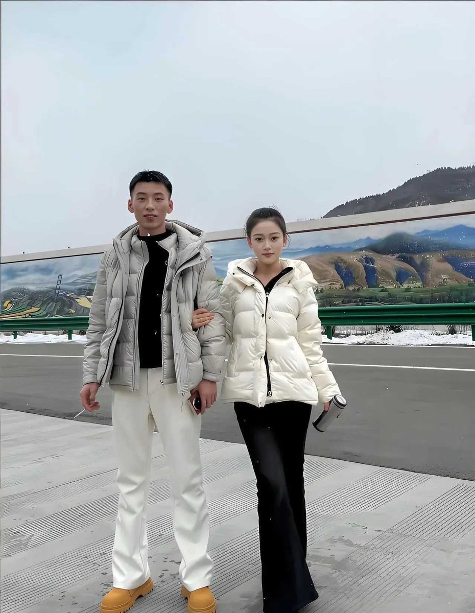 猫神 tweet media