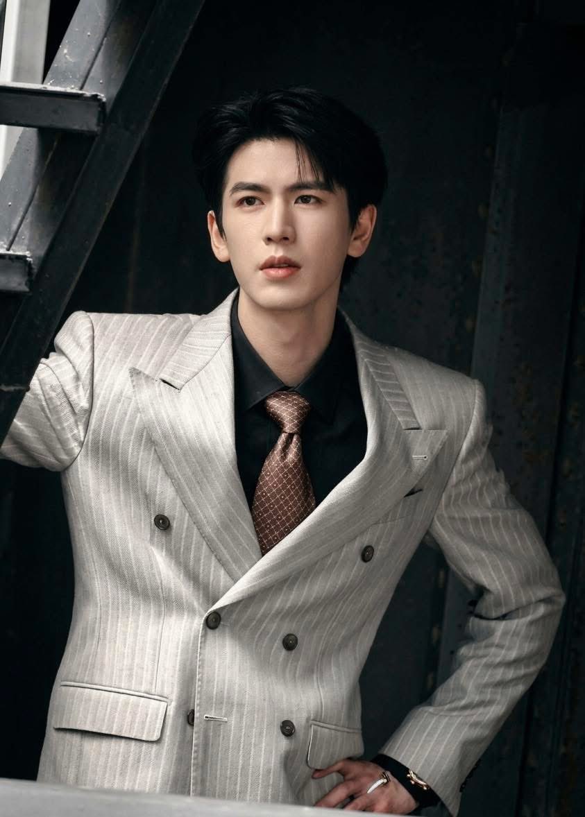 PakornChinn's tweet photo. ร่างทอง #จางหลิงเฮ่อ https://t.co/3s9MrgWhoe