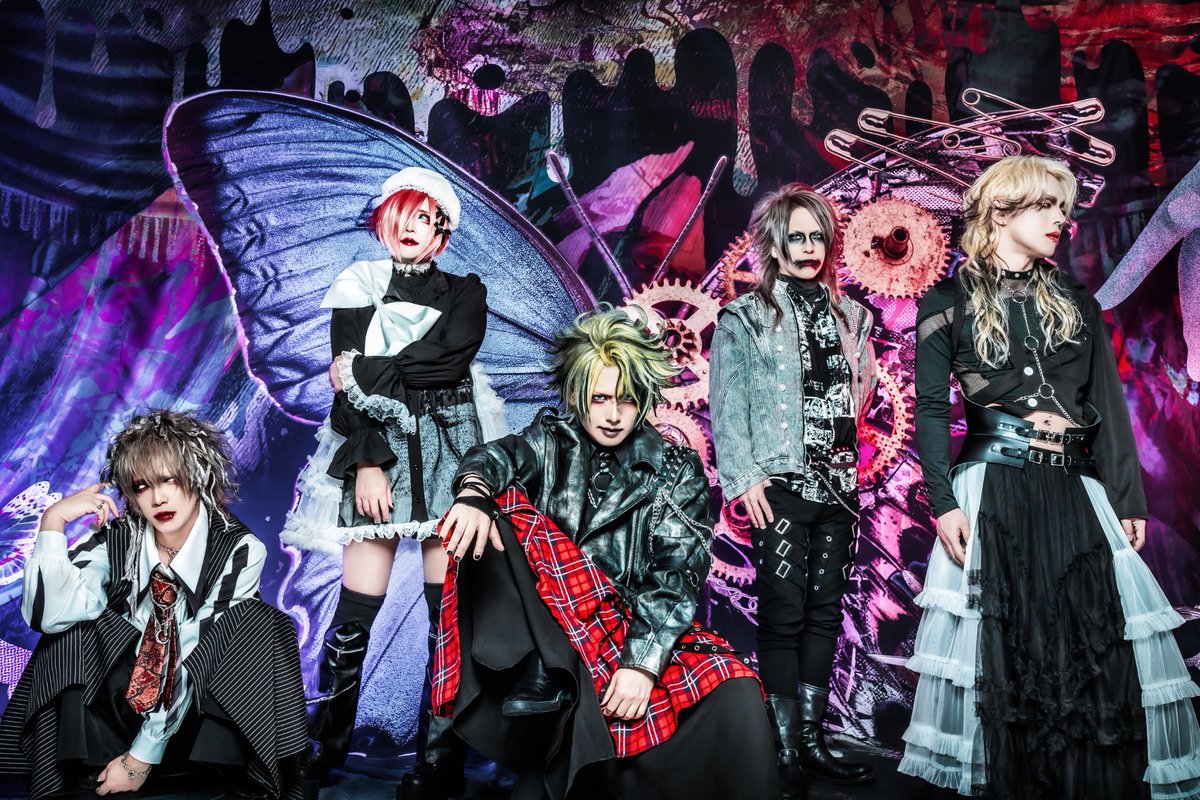 蛾と蝶 official tweet media