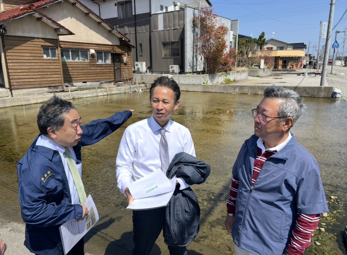 石川県内灘町を訪れ、能登半島地震による液状化被害を受けた地域を視察