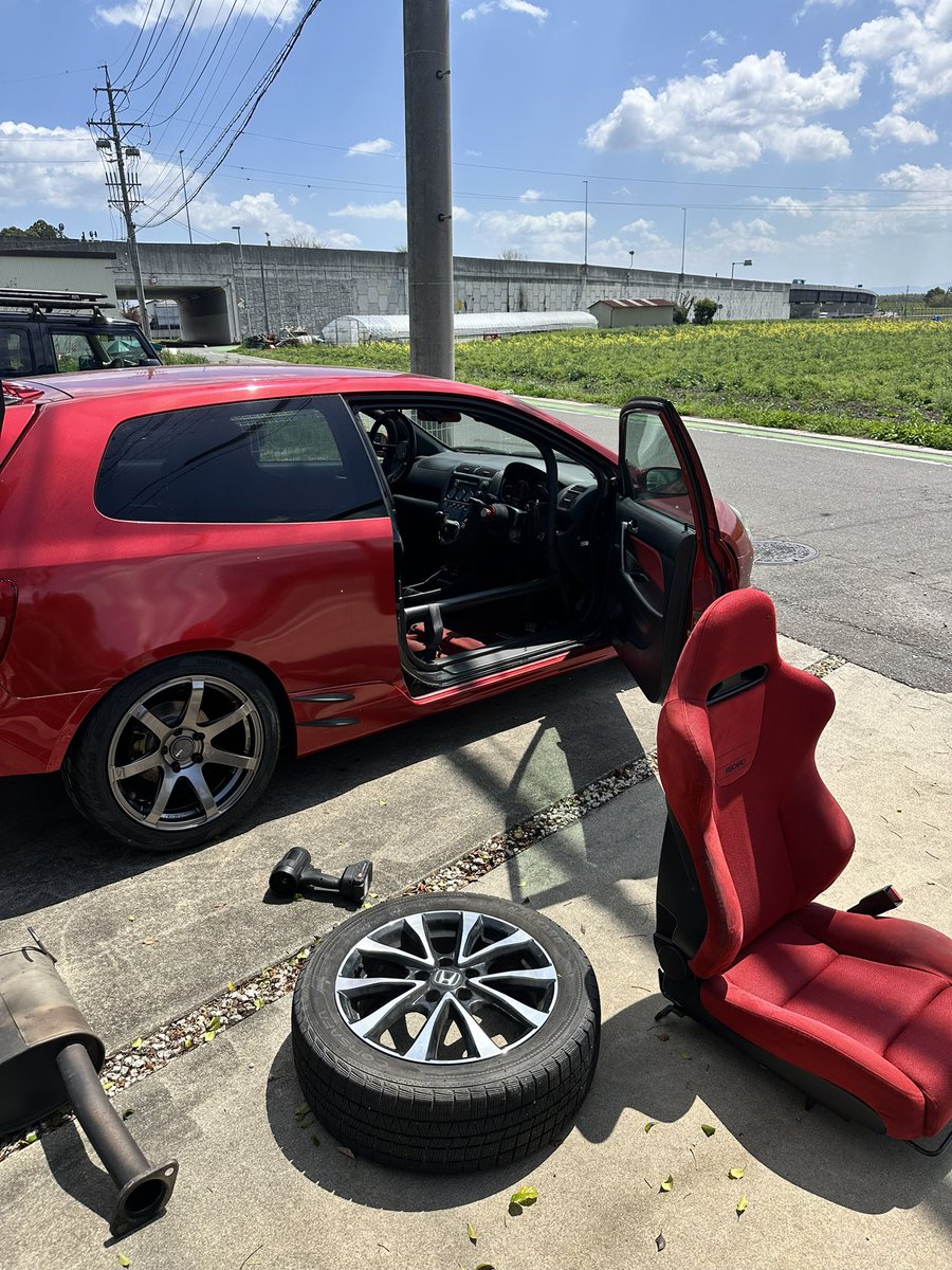 T-RACING-EP3 tweet media