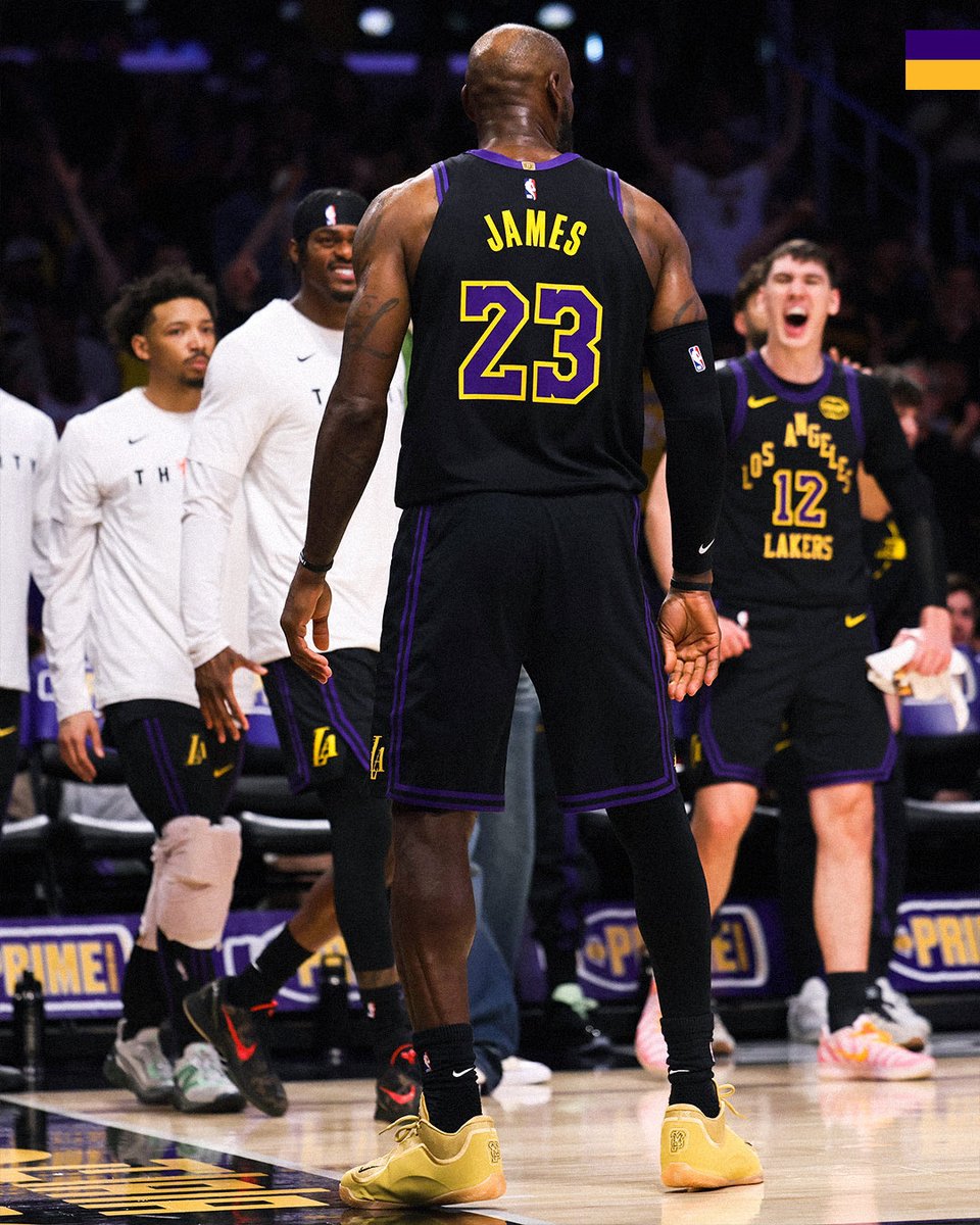 LeBron chegou as 12 mil assistências na carreira, com isso ele tem:

43k+ de pontos
12k+ de rebotes
12k+ de assistências 

O maior triplo-duplo da história.