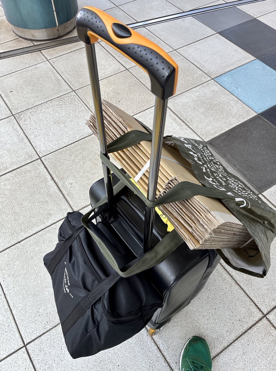 けんいちち tweet media