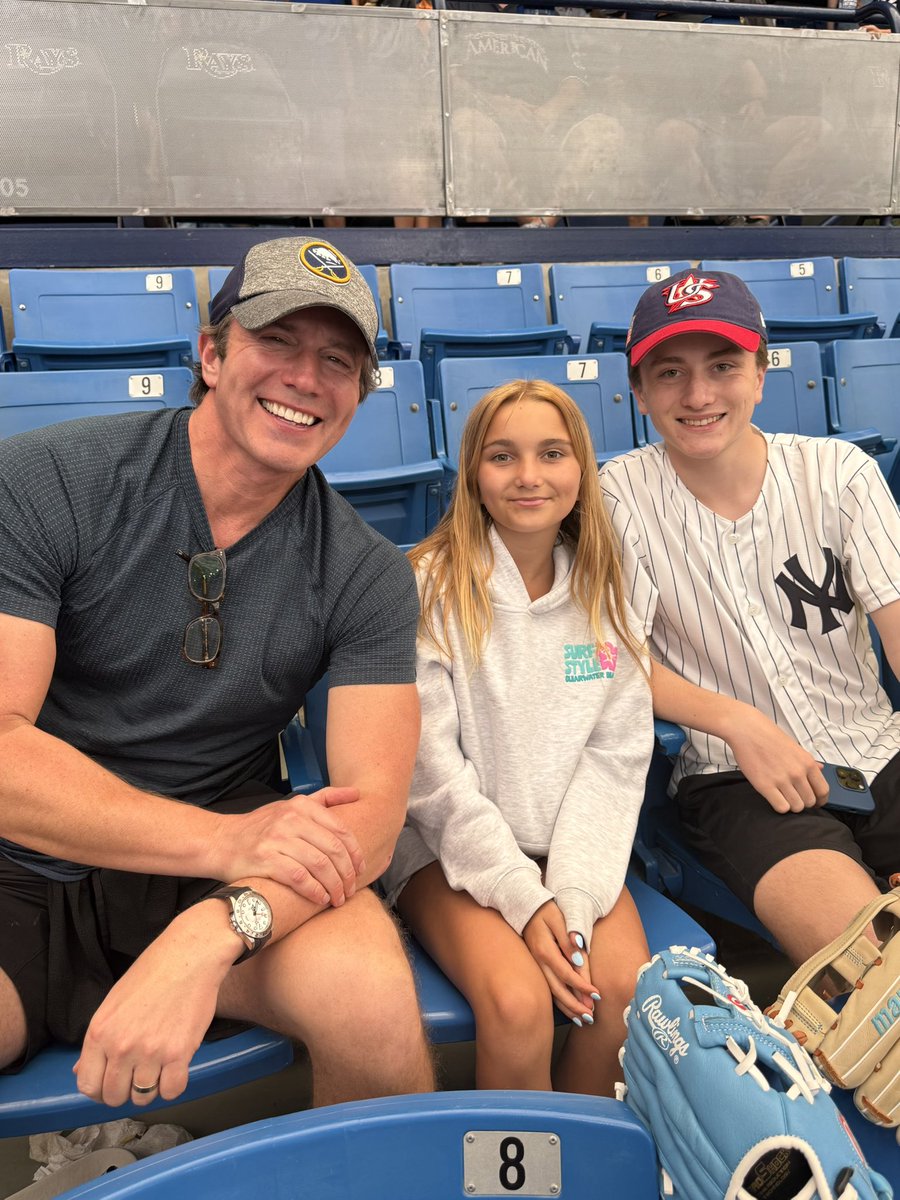 Jeff Glor tweet media