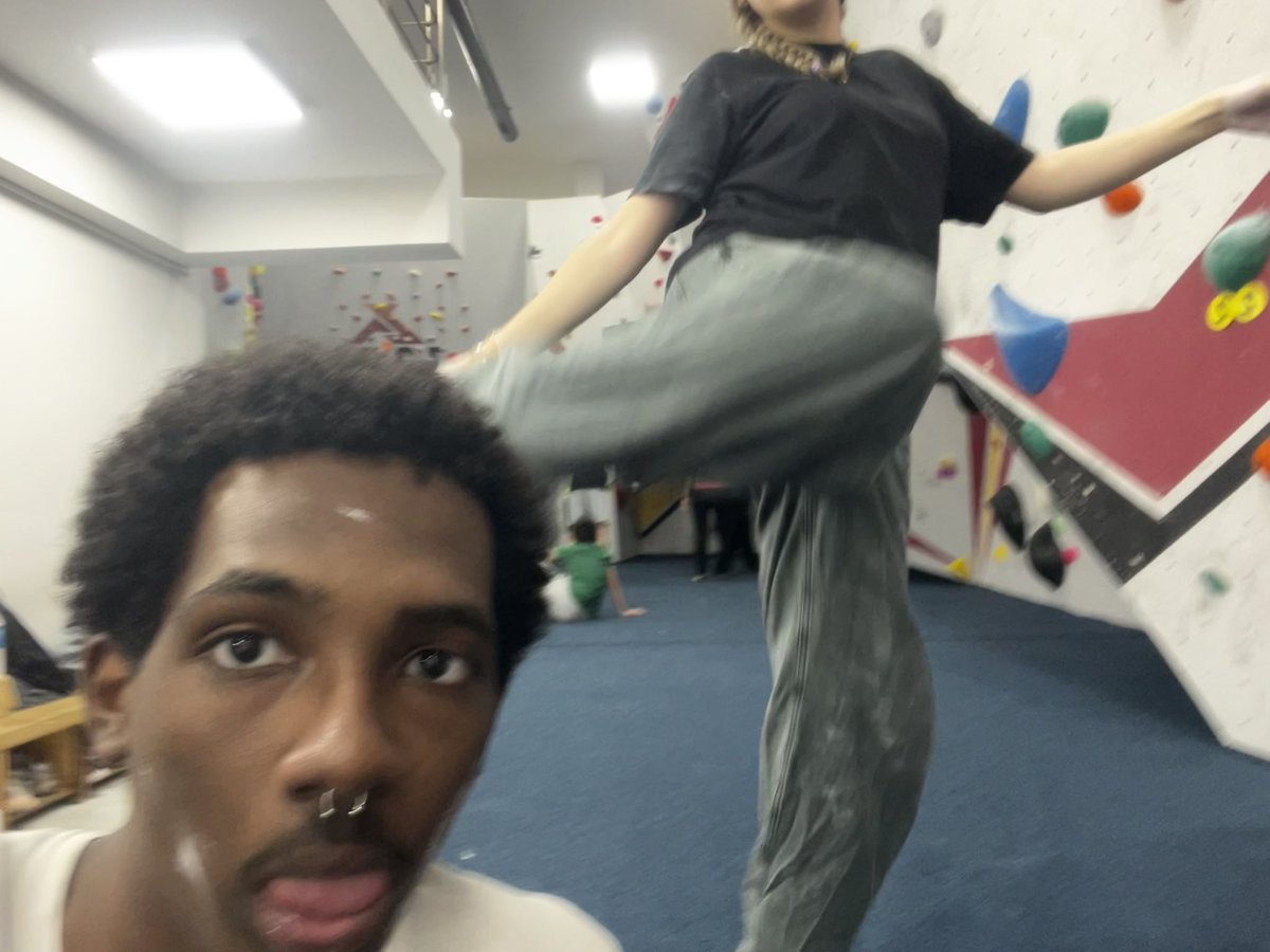Moriyun183015's tweet image. Went bouldering for the first time #bouldering