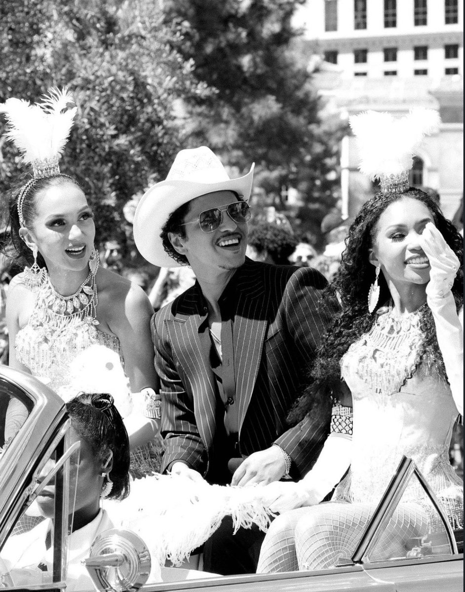 circelandia_'s tweet image. 2010                                                                                    2026

HIStory was made
#brunomars