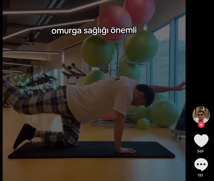 helorhell tweet media