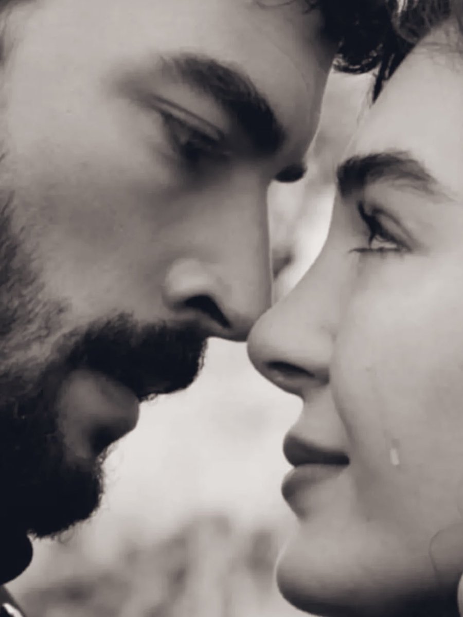 Claudia Arroyo💜 tweet media