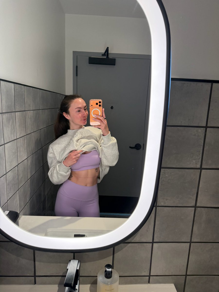 Cayla Bri tweet media