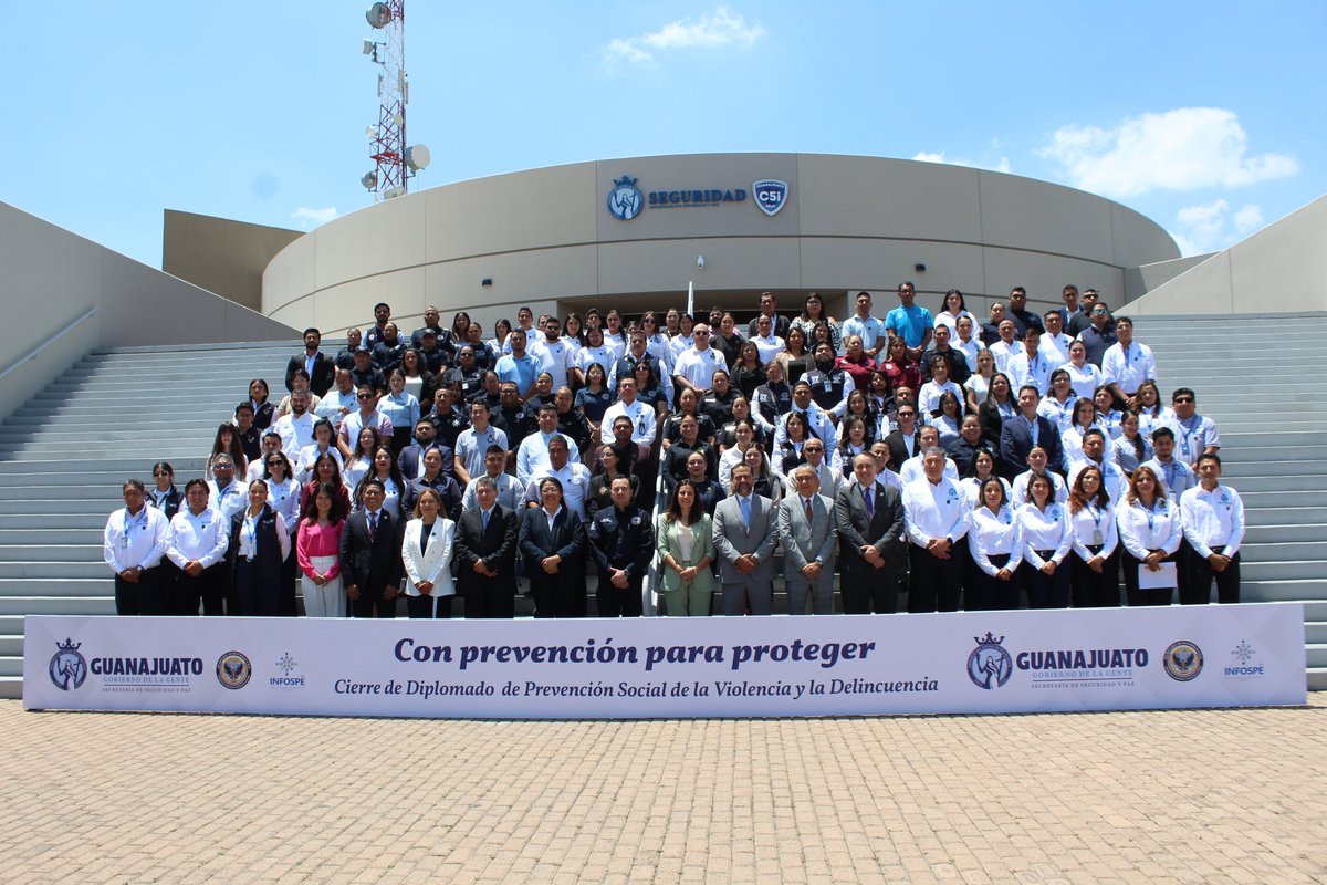 AdrianMataOsio's tweet photo. Hoy participé en la clausura del Diplomado de Prevención Social de la Violencia y la Delincuencia. Continuamos trabajando con los 46 municipios, para impulsar acciones que fortalezcan la seguridad que permita alcanzar la tranquilidad y paz de los guanajuatenses
#GobiernoDeLaGente https://t.co/wjrwLRHhC5