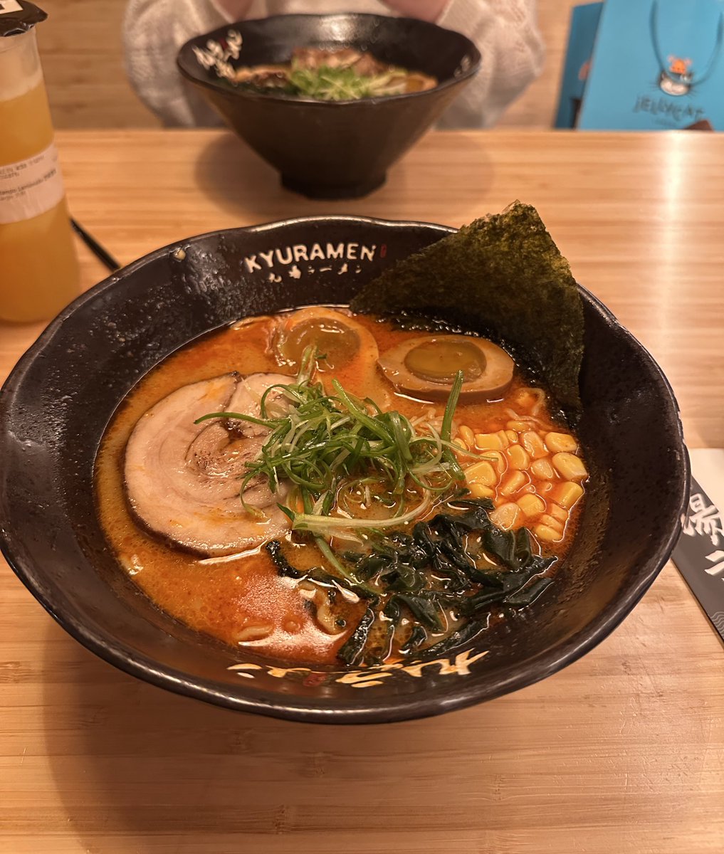 𝐜𝐣 tweet media