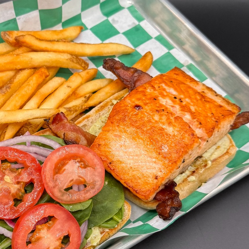 Refresh this weekend with our Salmon Club Sandwich! Pan seared Atlantic salmon, spinach, cob-smoked bacon, lettuce, red onions, sliced tomatoes, pesto aioli on a (lightly) toasted ciabatta! Make your lunch and/or dinner plans at The Nest!

#HawksSpot #FlyinFresh #SeafoodSammie