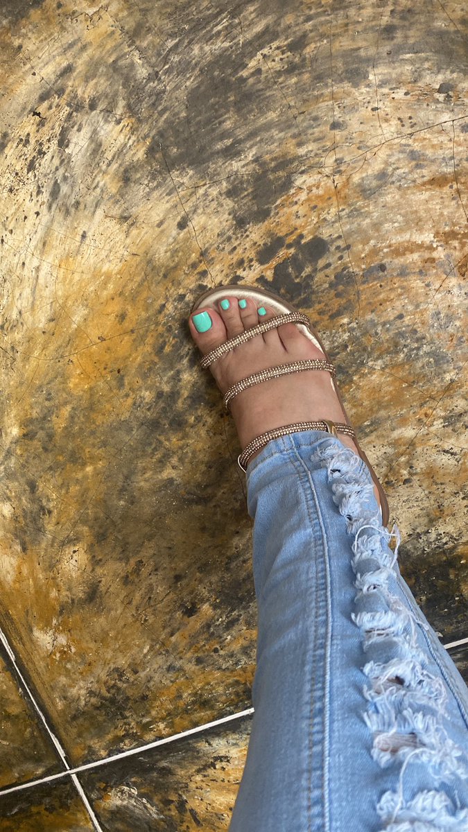 Que taaaaal? #feetfetısh #feet_pic #feetworshi̇p #feetِ #nailsfeet