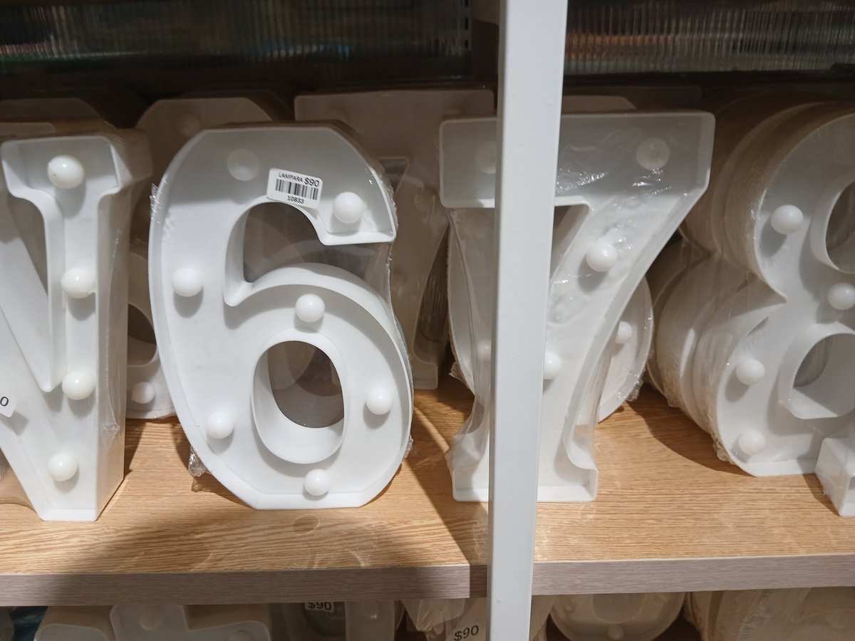 Zorua Chispitas tweet media