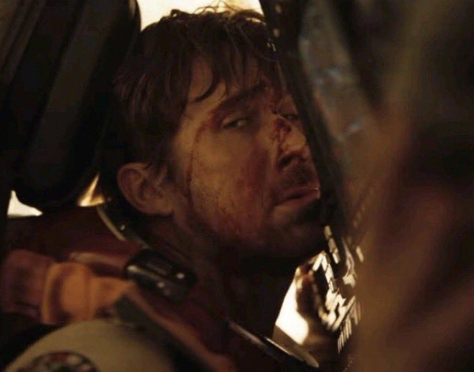 av / mikey ☄️ tweet media