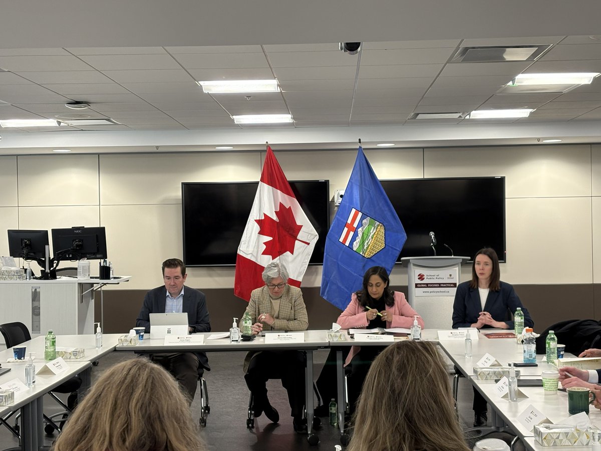 coreyhoganyyc's tweet photo. It was great to be back at #UCalgary this week for a roundtable at the School of Public Policy with Minister @AnitaAnandMP on Canada’s foreign policy and economic resilience. We had a thoughtful discussion about how Canada can respond to rising trade barriers, supply chain vulnerabilities, and the growing weaponization of economic interdependence—through diversification, trusted partnerships, and practical strategies that help strengthen our capacity as a middle power in a changing world.