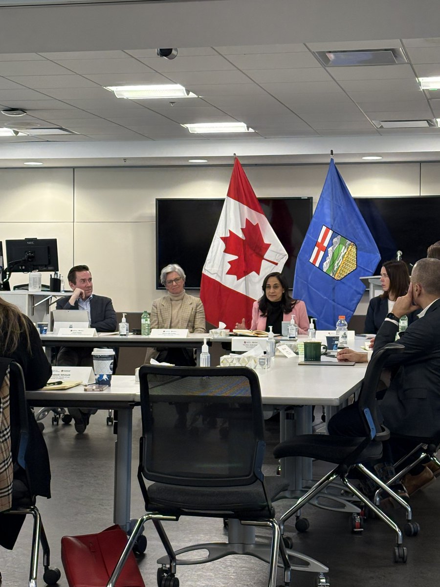 coreyhoganyyc's tweet photo. It was great to be back at #UCalgary this week for a roundtable at the School of Public Policy with Minister @AnitaAnandMP on Canada’s foreign policy and economic resilience. We had a thoughtful discussion about how Canada can respond to rising trade barriers, supply chain vulnerabilities, and the growing weaponization of economic interdependence—through diversification, trusted partnerships, and practical strategies that help strengthen our capacity as a middle power in a changing world.