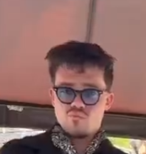 DubJamar19's tweet photo. fuck is this hairstyle son https://t.co/nJtzkL7Arc