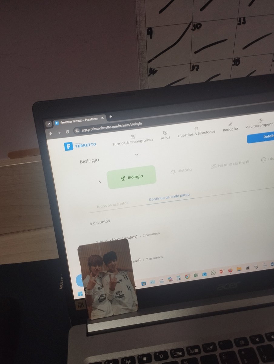 tcholavisck3s's tweet image. indo #estudar com meus amigos TRAIRAS AKI JK E TAEHYUNG FROM BTS