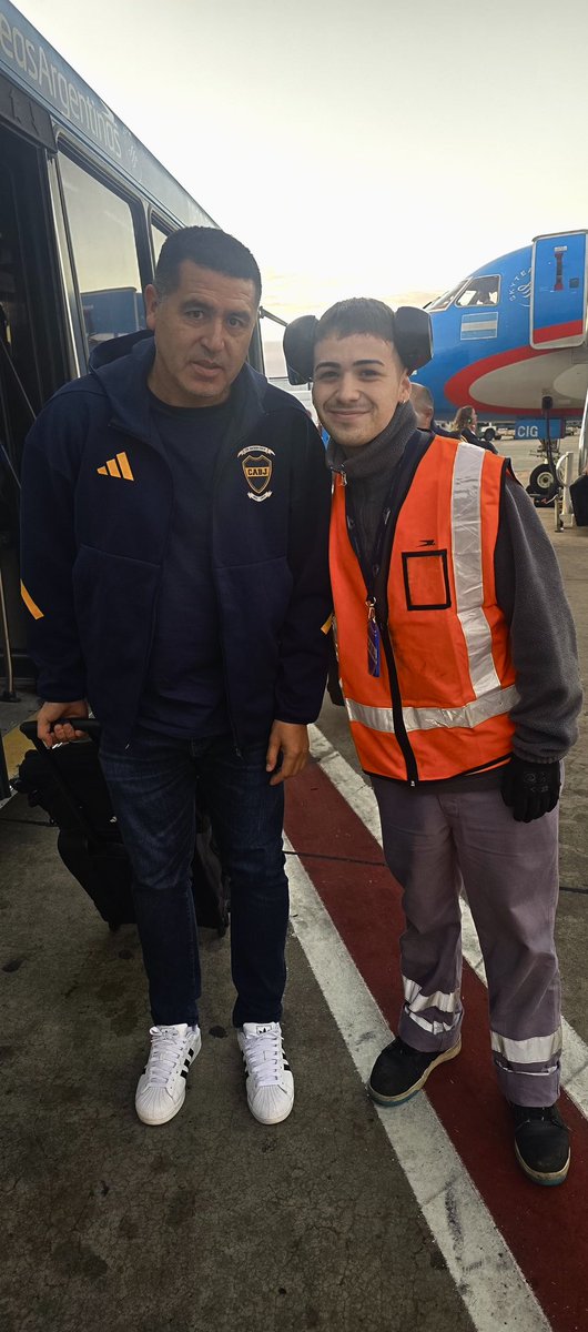 Santi Acuña tweet media