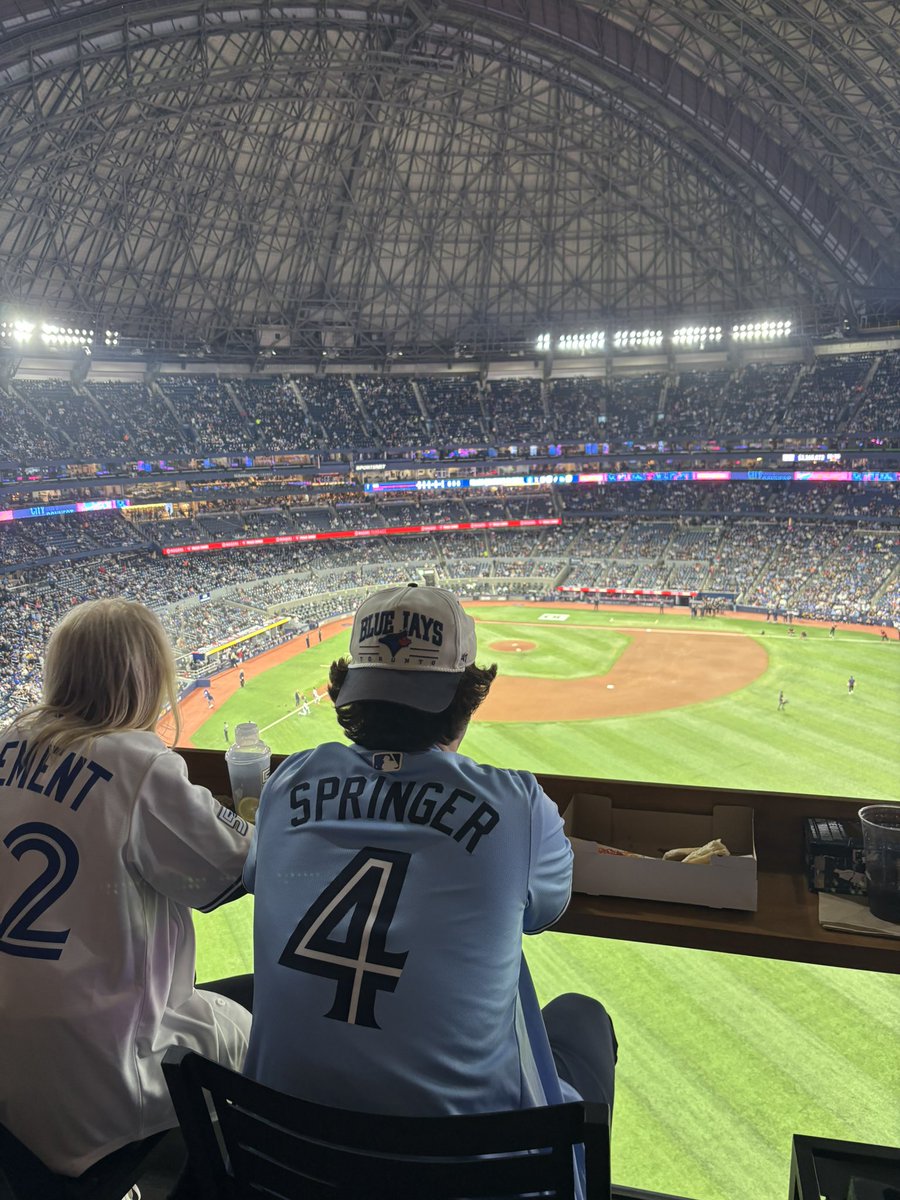 Gate15Pod's tweet image. Thank you @FreedomMobile for the tickets tonight! #sponsor #lowrates