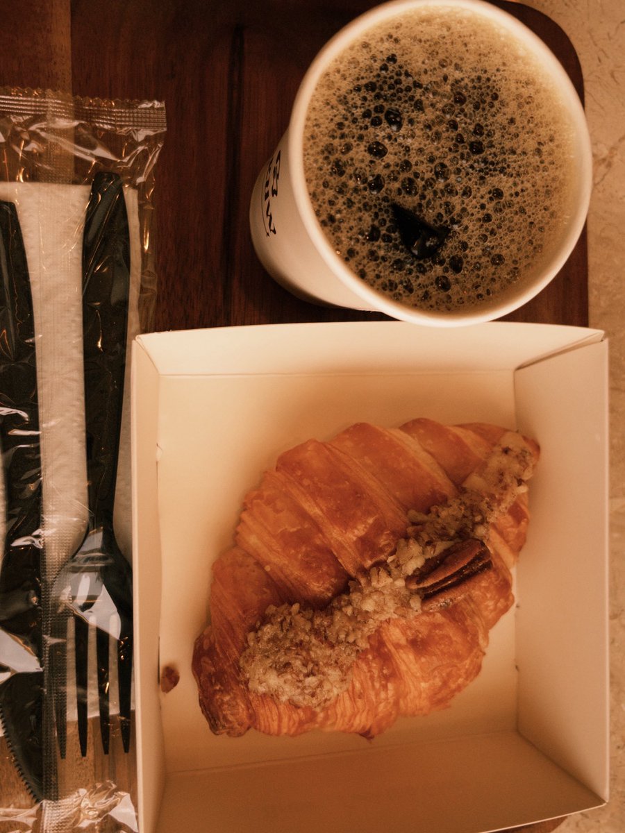 ヴァリ tweet media