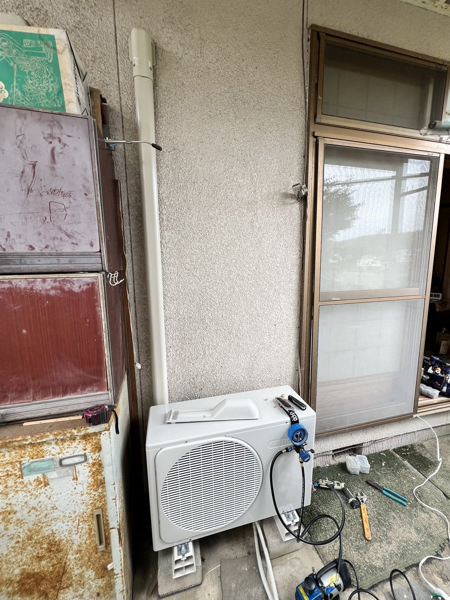 ４月11日(土)予想最高気温24℃の #岡山 #足守 からおはようございます #でんきやオトン です。
先月のニュースレターでエアコン2027年問題を記事にしたところ早めの買い替え需要が増えています。
今日は午後から今週２台目のエアコン取り替え工事です、写真は木曜のもの。
素敵な週末を〜♪