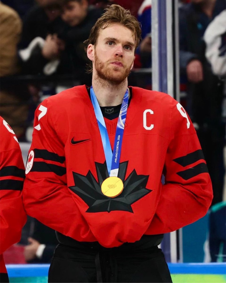 morgana | #1 Linus Ullmark defender tweet media