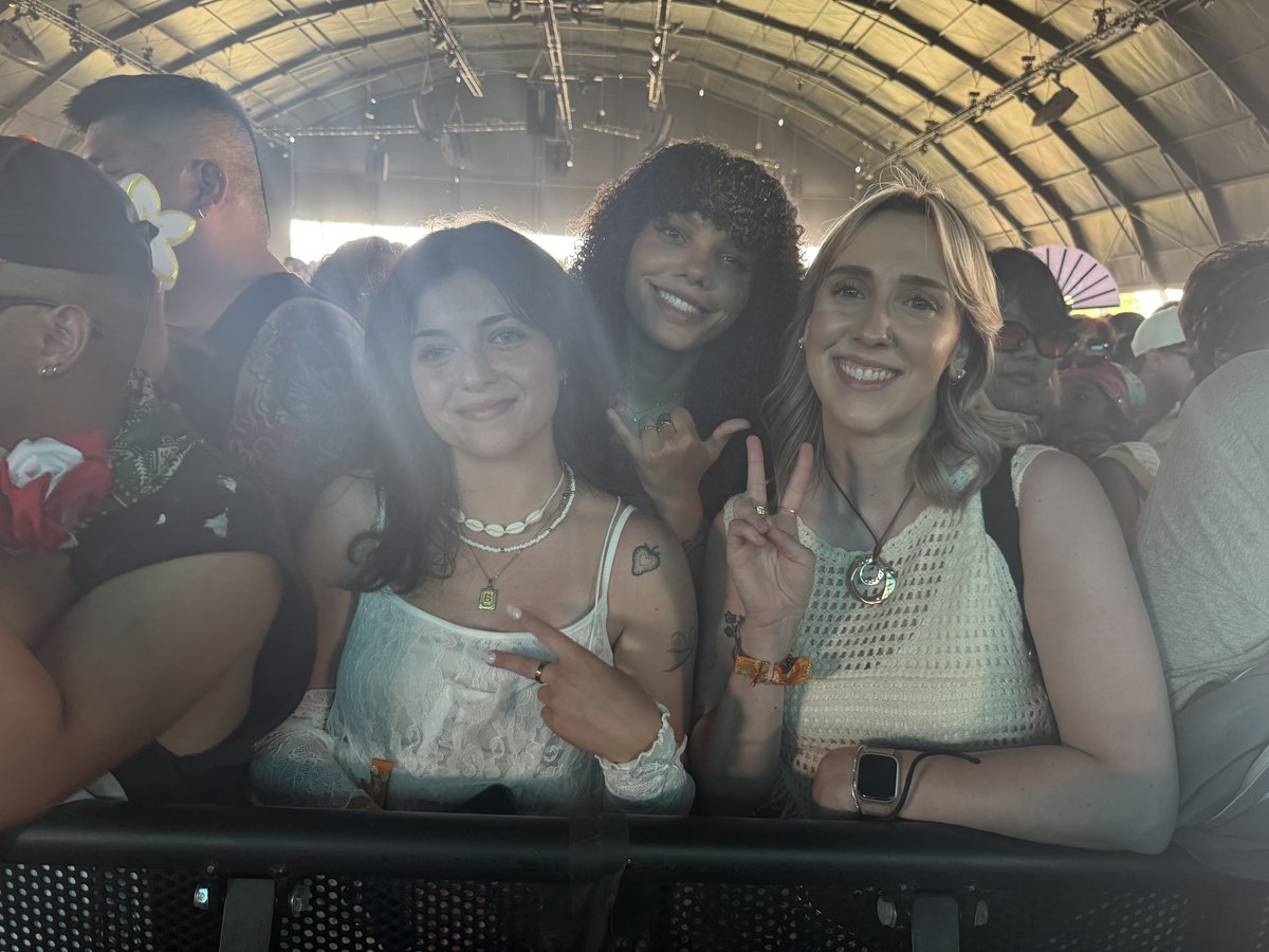 kessandhan's tweet photo. Kess &amp; Han and Brooke BINI Barricade secured ✅ https://t.co/hSMDwwgY08