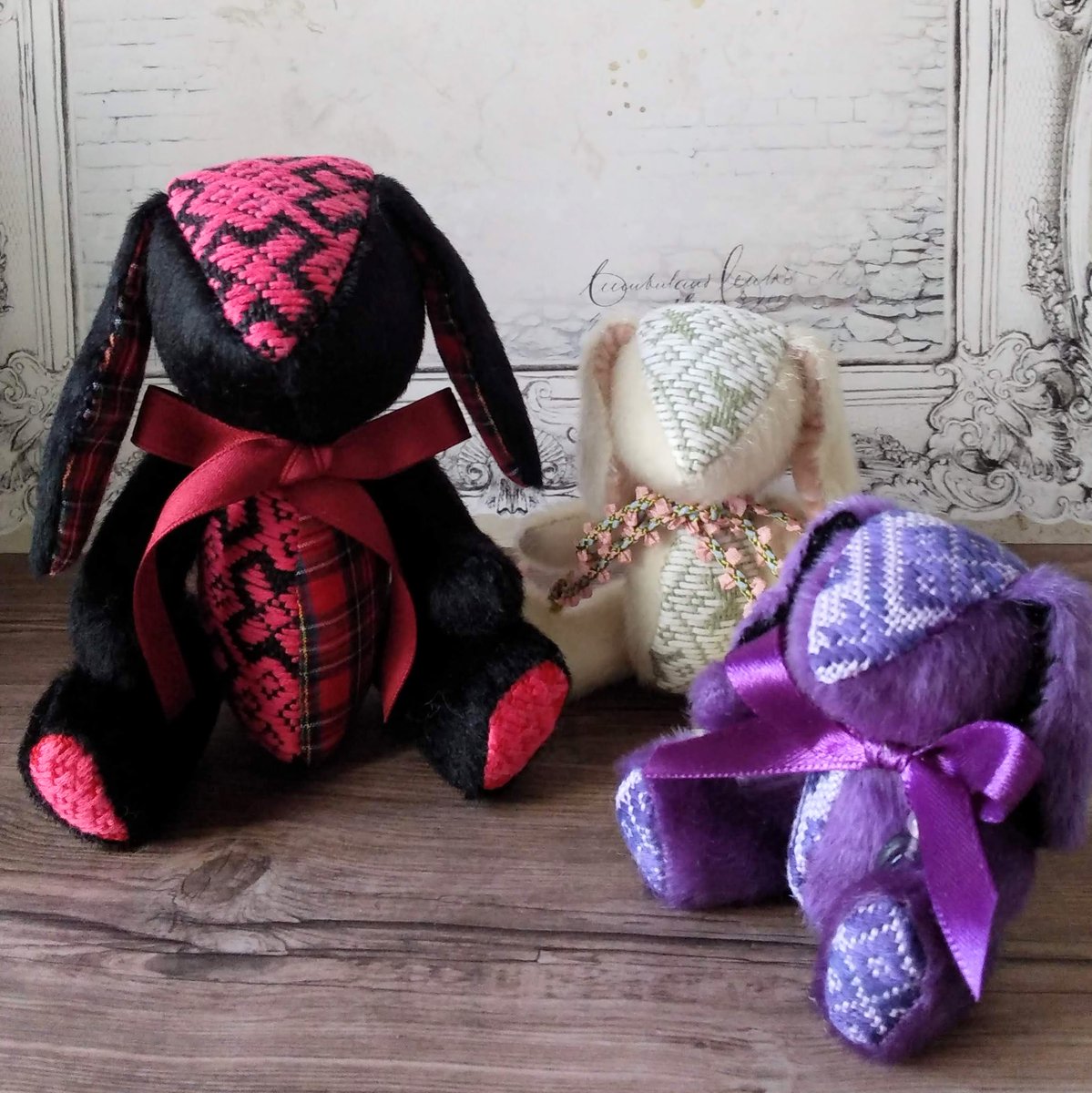 kurosuke3796's tweet image. こんな仕事できるよという #note 記事

1.ギフト・オリジナルキャラクターイメージ制作
2.こぎん刺し動物ぬいぐるみの広告等モデル
3.こぎん刺しを英語で紹介
等
詳細↓
こんな形で役に立てます、こぎん刺しのテディべア。（仕事募集）
note.com/koginbearstyle… 
#テディベア
#こぎん刺し