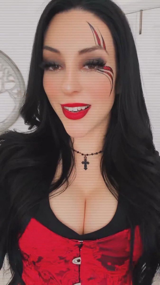 𝐋𝐀 𝐑𝐄𝐈𝐍𝐀 𝐃𝐄𝐋 𝐈𝐍𝐅𝐈𝐄𝐑𝐍𝐎 | parody tweet media